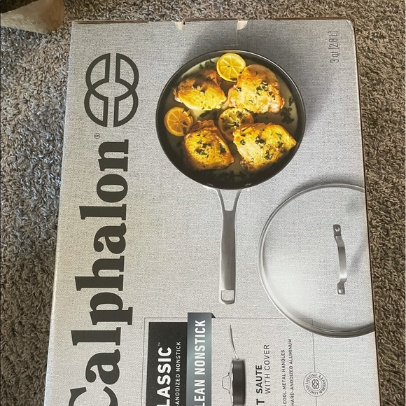Calphalon Other - Calphalon 3 Qt Deep pan with lid. NEW